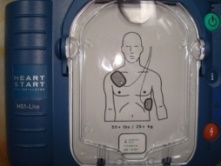 AED（自動体外式除細動器）の採用